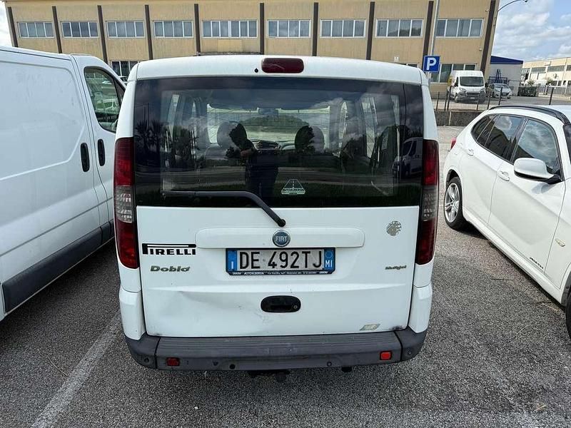 Usata Fiat Doblò 120 CV (88 kW) 2007 Bianco Monovolume