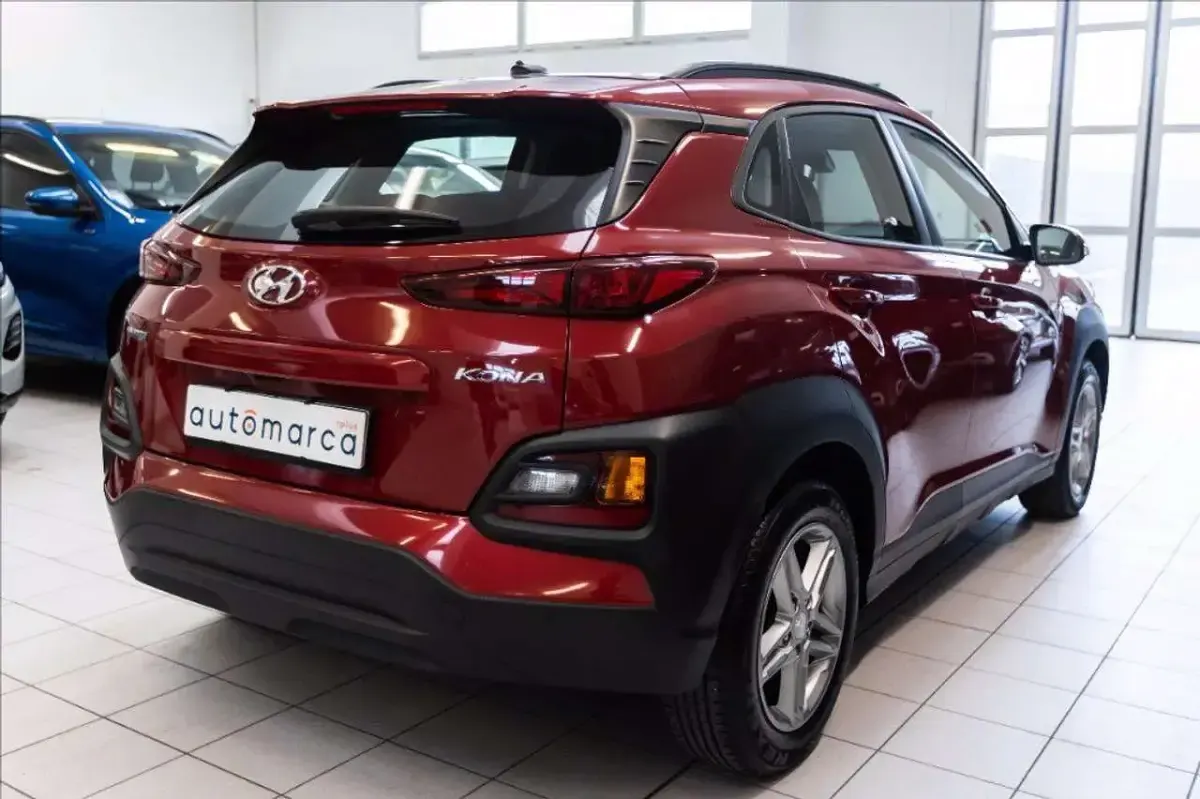 Usata Hyundai Kona 120 CV (88 kW) 2019 Rosso metallizzato SUV