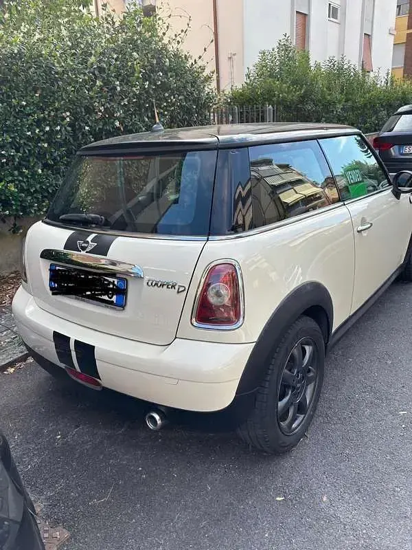 Usata Mini Cooper D 109 CV (80 kW) 2008 Beige Utilitaria