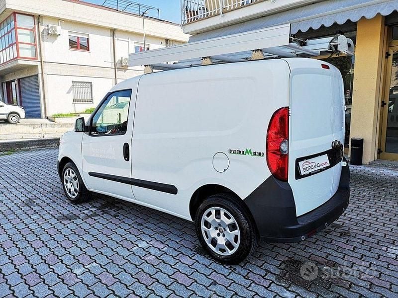 Usata Fiat Doblò Lounge 119 CV (87 kW) 2020 Bianco Monovolume