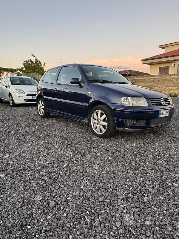 Usata VW Polo Comfortline 75 CV (55 kW) 2002 Blu Berlina