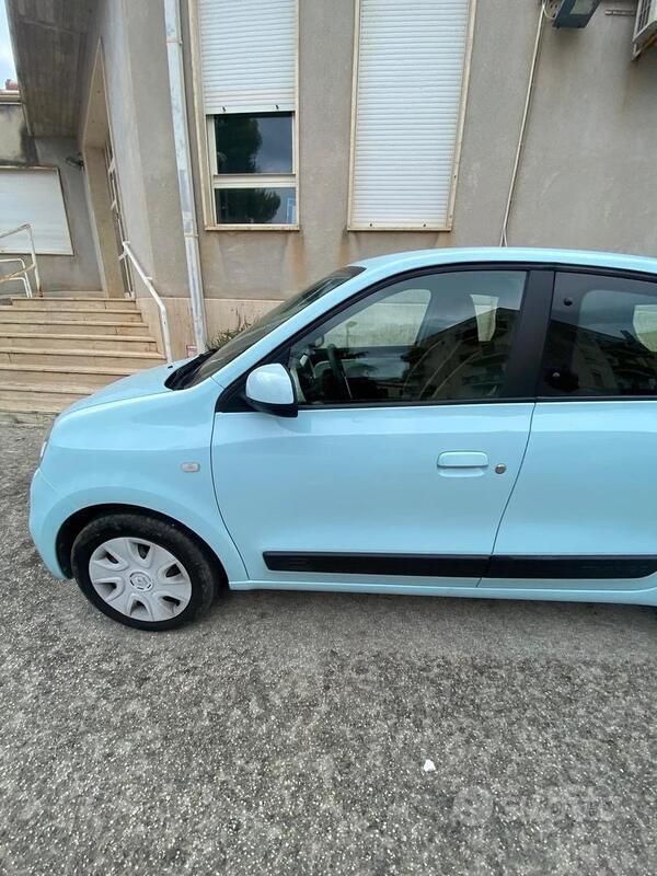 Usata Renault Twingo Intens 65 CV (47 kW) 2019 Blu Utilitaria