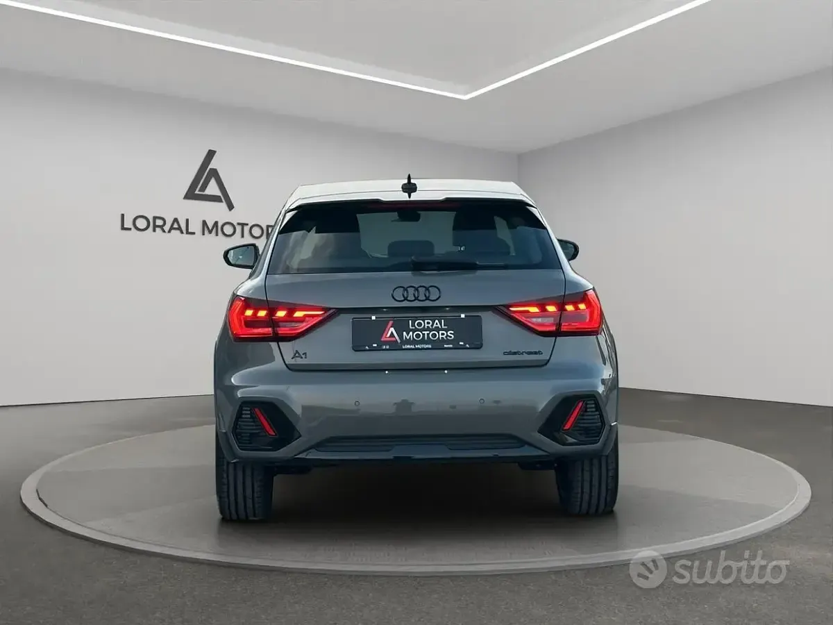 Nieuw Audi A1 Ambiente 116 PK (85 kW) 2026 Grijs SUV