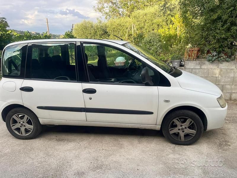 Bianco Usata 2006 Fiat Multipla Monovolume | 3500 € (Cara) - Immagine 1/3