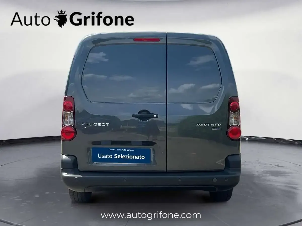 Usata Peugeot TePee Active 75 CV (55 kW) 2016 Nero Furgone