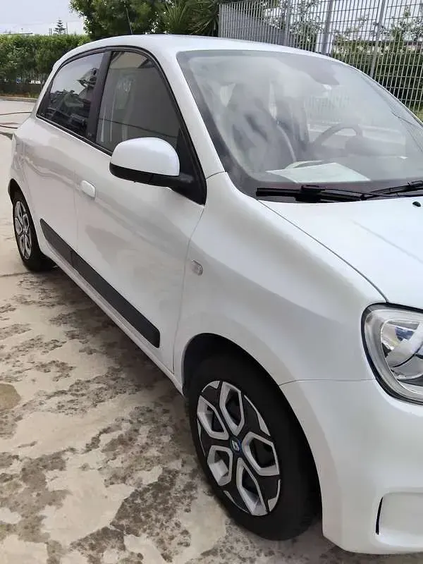 Usata Renault Twingo Vibes 30 kW (42 CV) 2021 Bianco Utilitaria