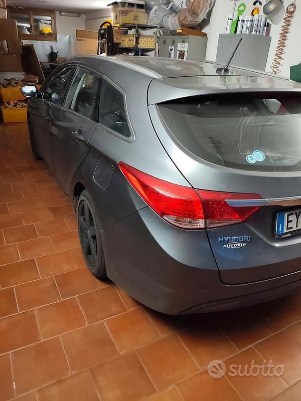 Usata Hyundai i40 136 CV (100 kW) 2015 Grigio Station wagon