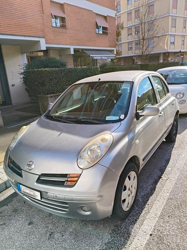 Usata Nissan Micra 86 CV (63 kW) 2004 Grigio Utilitaria