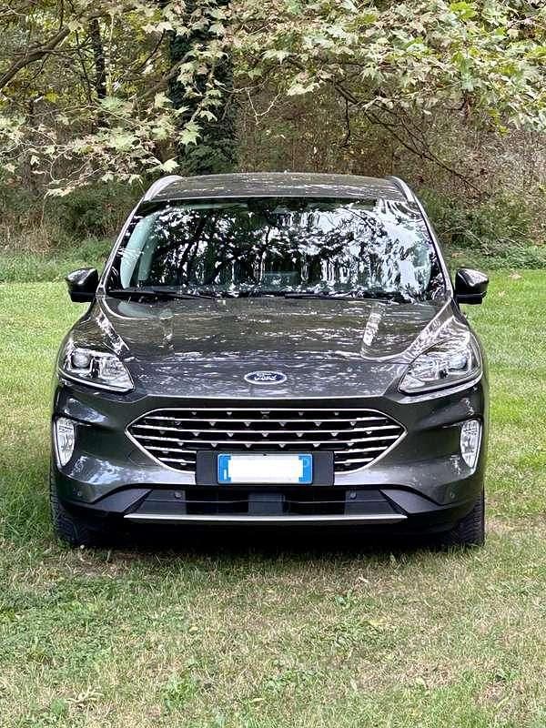 Usata Ford Kuga Titanium 152 CV (111 kW) 2021 SUV