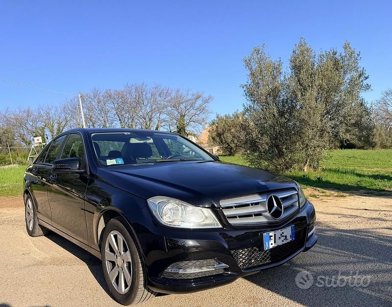 Usata Mercedes C180 Elegance 120 CV (88 kW) 2013 Nero Berlina