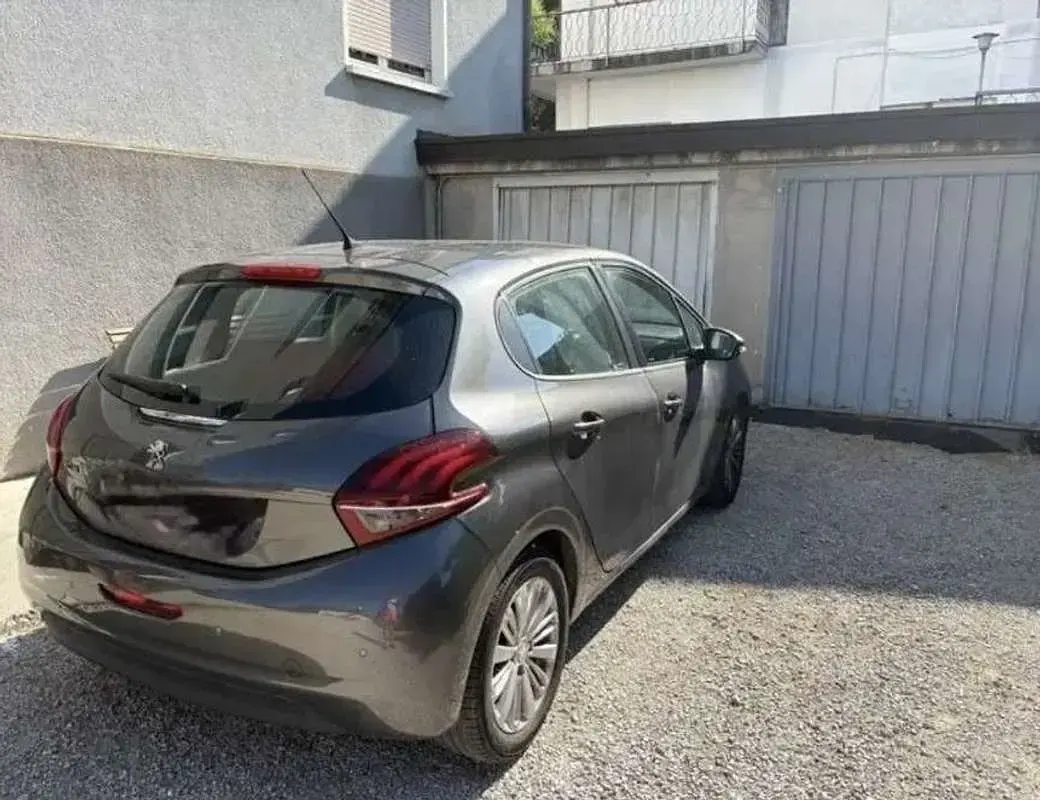 Usata Peugeot 208 Style 82 CV (60 kW) 2019 Grigio Utilitaria