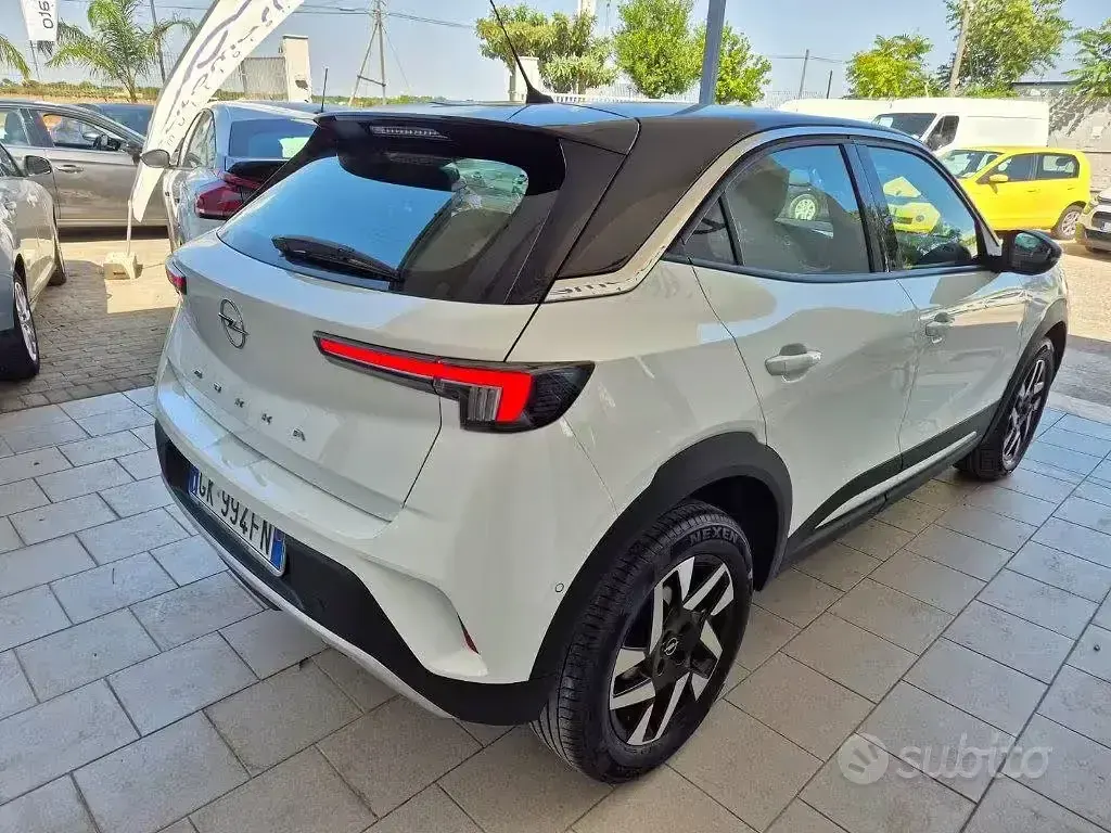 Usata Opel Mokka Elegance 110 CV (80 kW) 2022 Bianco SUV