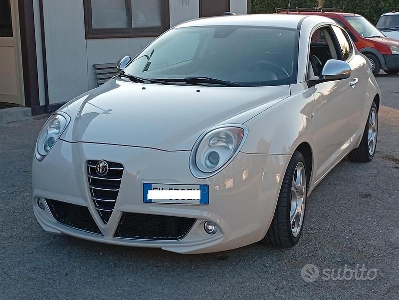 Bianco Usata 2011 Alfa Romeo MiTo Distinctive Due volumi | 6000 € (Buon prezzo) - Immagine 1/4