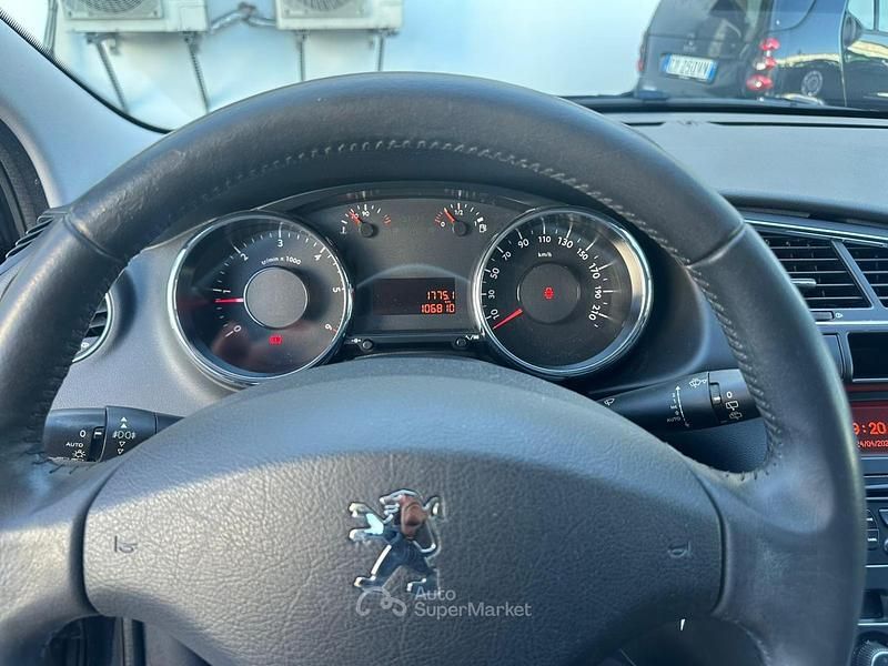 Gebraucht Peugeot 3008 111 PS (81 kW) 2011 Schwarz Kombi