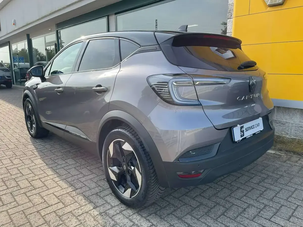 Usata Renault Captur Techno 91 CV (66 kW) 2025 Grigio cassiopea / nero SUV