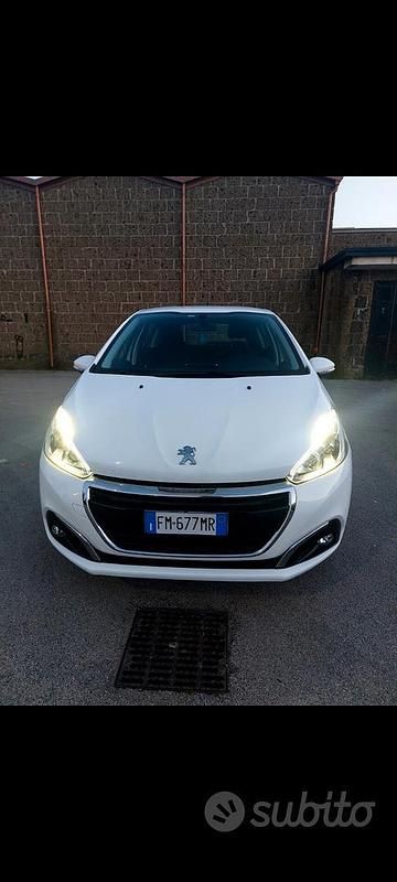 Usata Peugeot 208 Allure 75 CV (55 kW) 2018 Nero Utilitaria