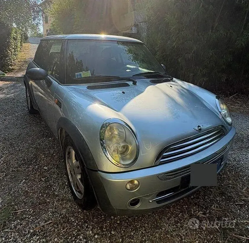 Usata Mini ONE 90 CV (66 kW) 2005 Grigio Utilitaria