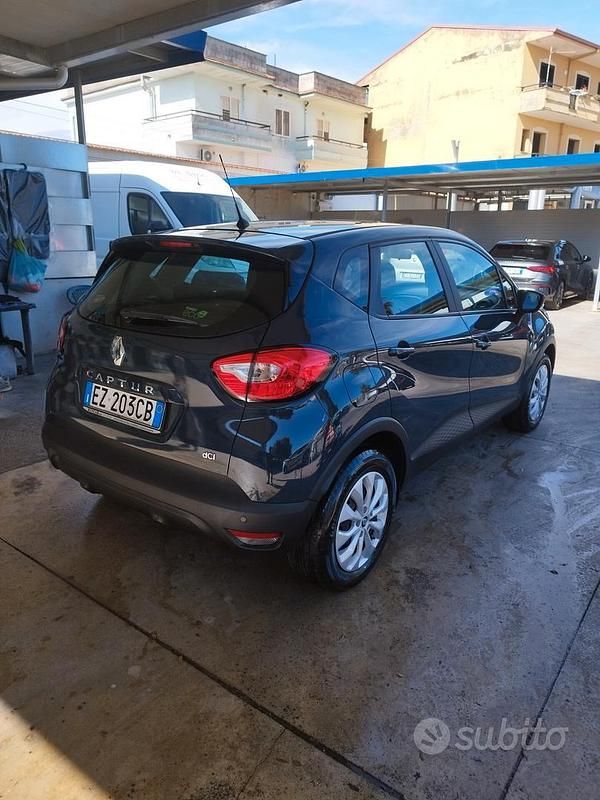Usata Renault Captur 90 CV (66 kW) 2015 Verde SUV