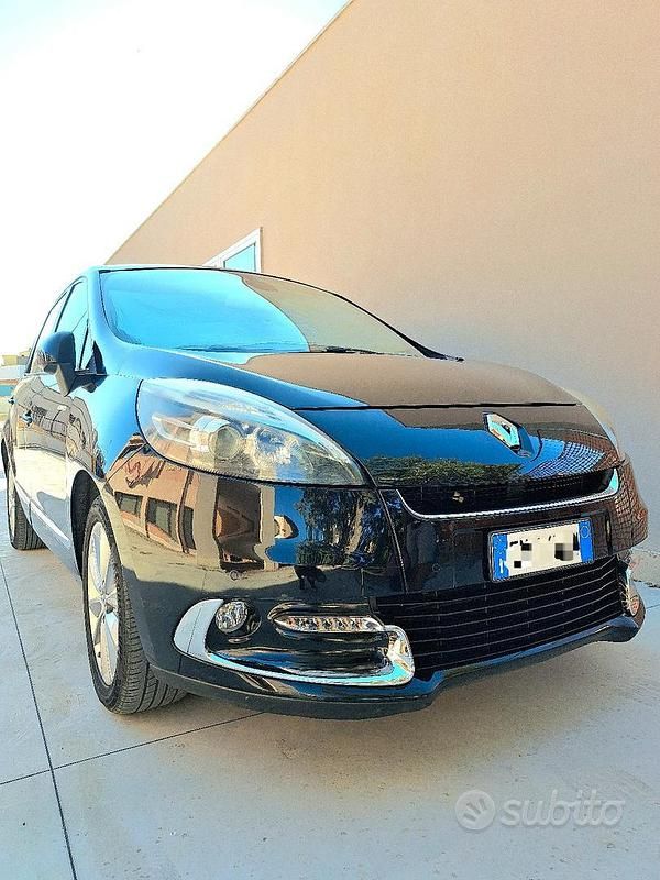 Nero Usata 2012 Renault Scénic III Monovolume | 4800 € (Buon prezzo) - Immagine 1/4