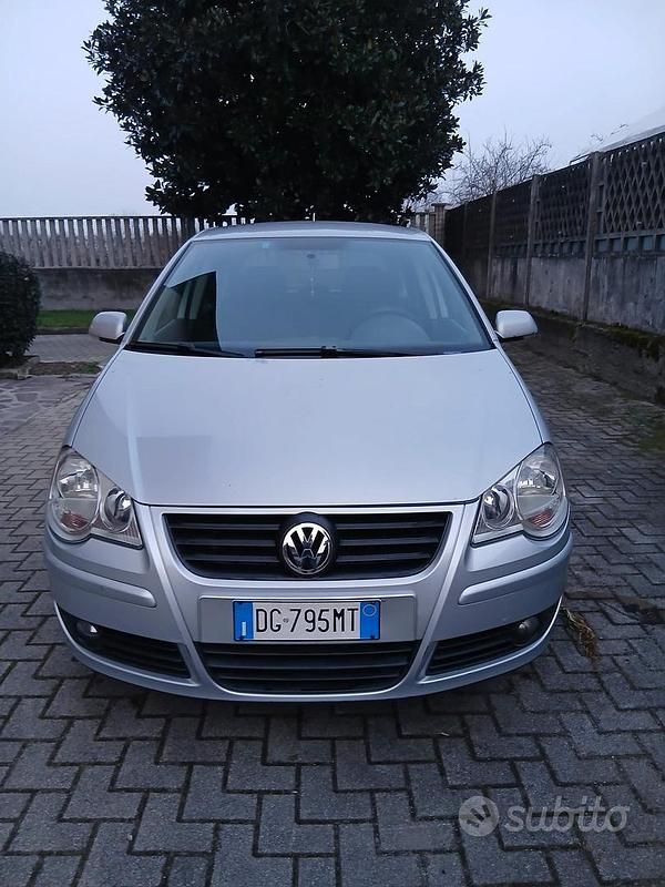 Usata VW Polo 69 CV (50 kW) 2006 Grigio Utilitaria