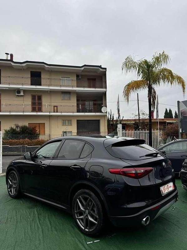 Usata Alfa Romeo Stelvio Executive 190 CV (139 kW) 2018 Nero SUV