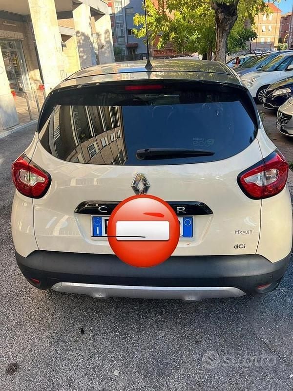 Usata Renault Captur Intens 90 CV (66 kW) 2016 Marrone SUV
