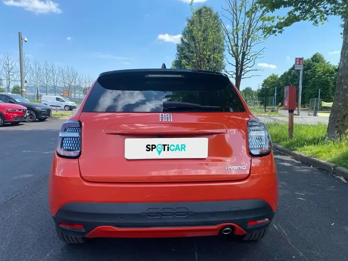 Usata Fiat 600 La Prima 101 CV (74 kW) 2024 Arancione SUV