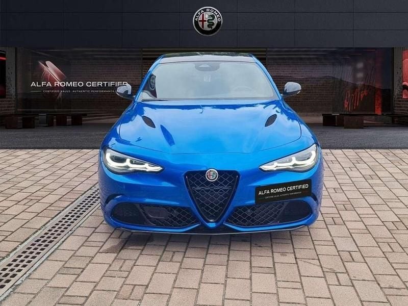 Nuova Alfa Romeo Giulia Quadrifoglio 518 CV (380 kW) 2025 Blu Berlina