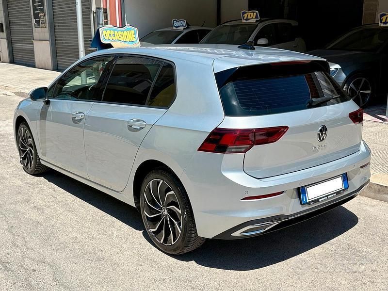 Usata VW Golf VIII 116 CV (85 kW) 2021 Grigio Berlina