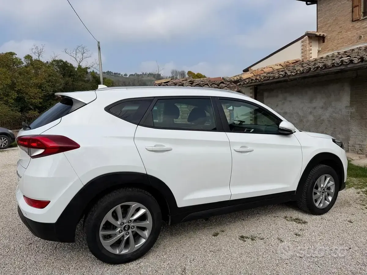 Usata Hyundai Tucson Comfort 132 CV (97 kW) 2016 Bianco SUV
