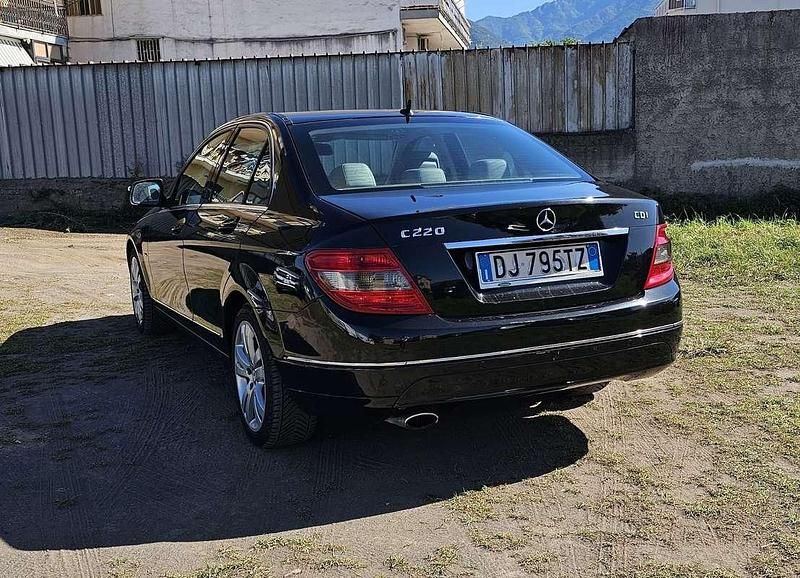 Usata Mercedes C220 Avantgarde 150 CV (110 kW) 2006 Berlina
