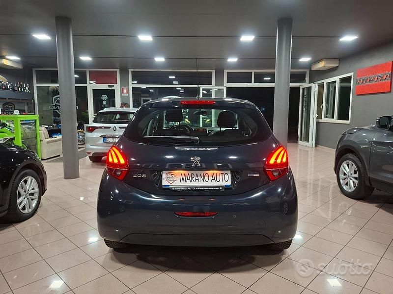 Usata Peugeot 208 82 CV (60 kW) 2017 Grigio Utilitaria
