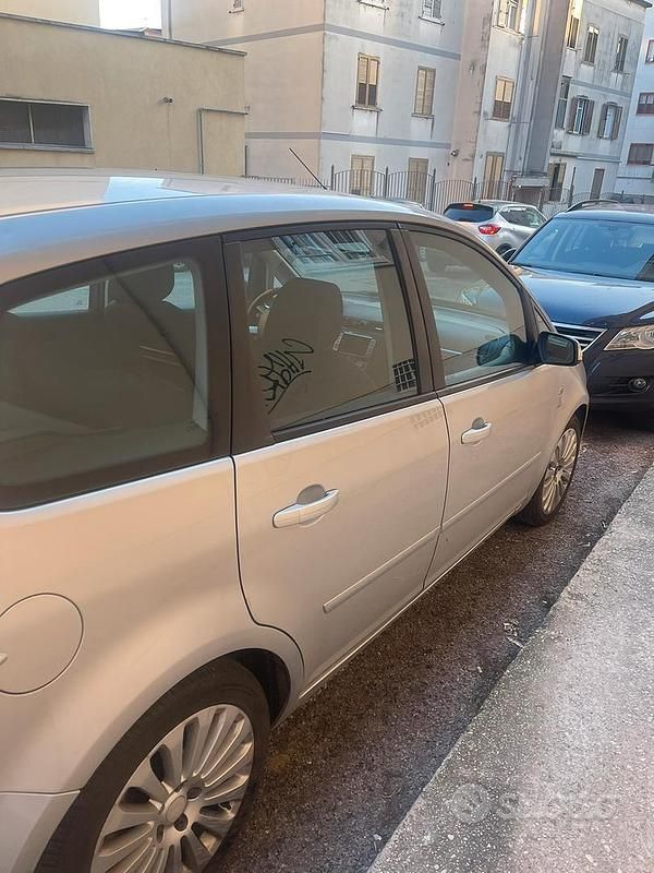 Usata Ford C-MAX Titanium 110 CV (80 kW) 2008 Monovolume