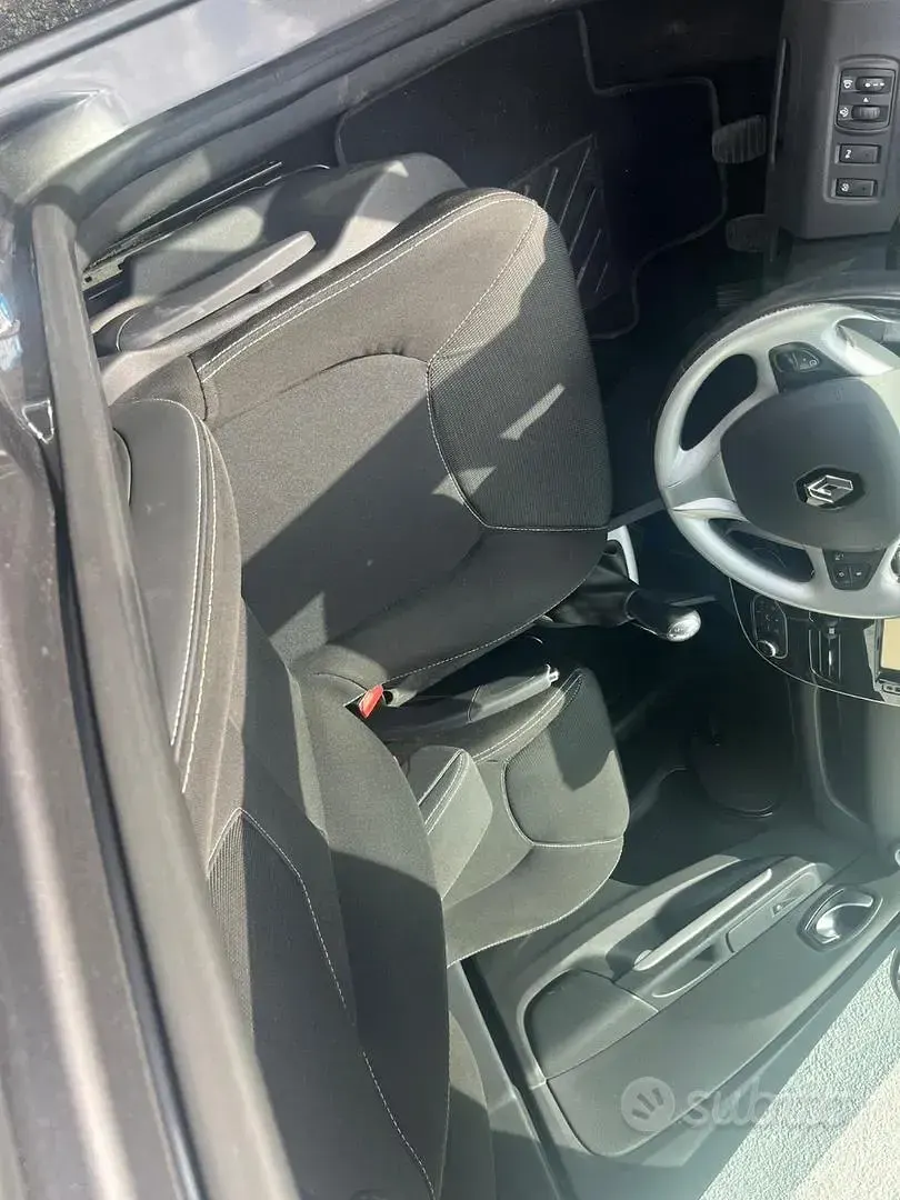 Usata Renault Clio 75 CV (55 kW) 2015 Grigio Utilitaria