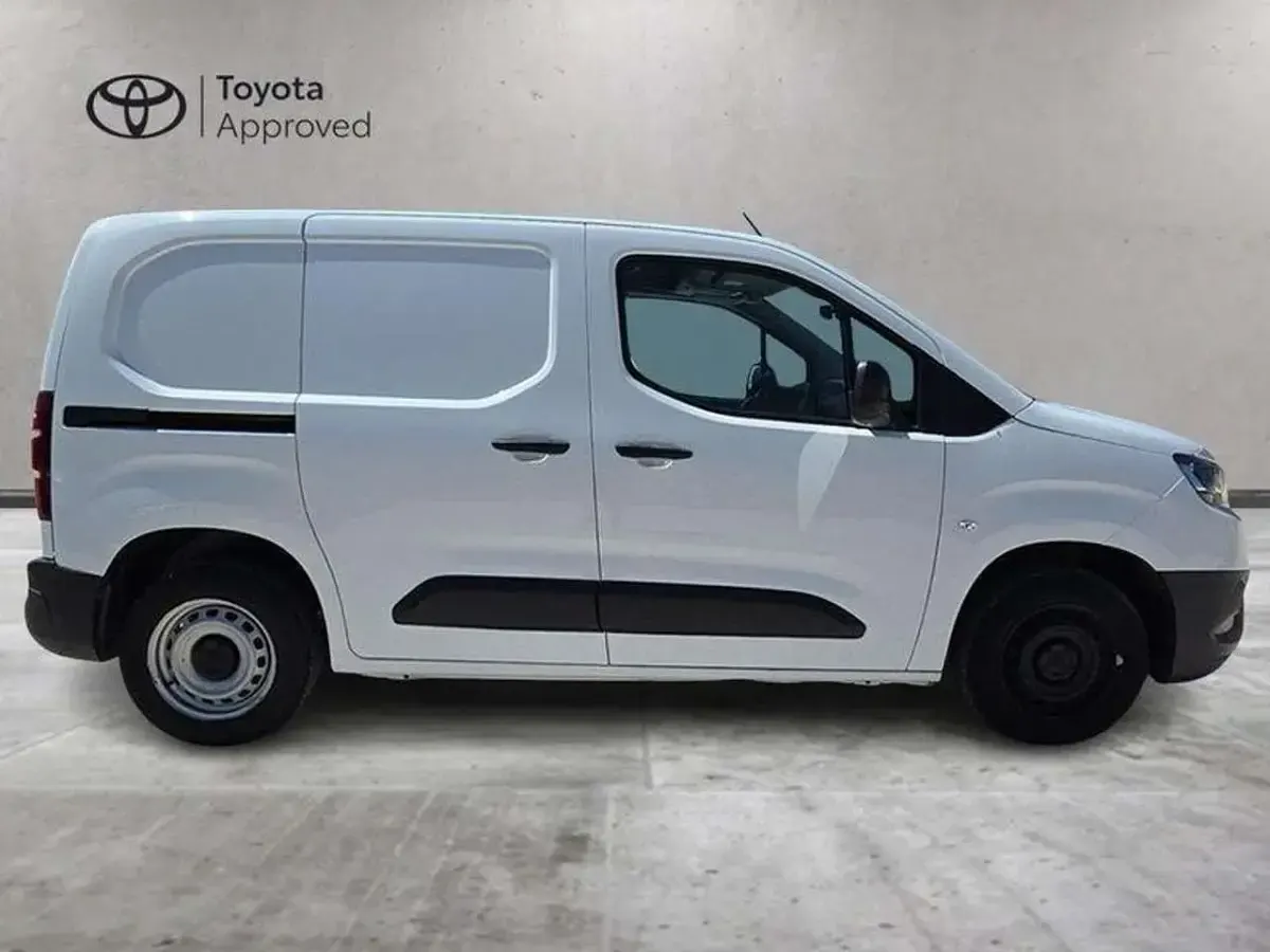 Usata Toyota Proace City City 102 CV (75 kW) 2021 Bianco Monovolume