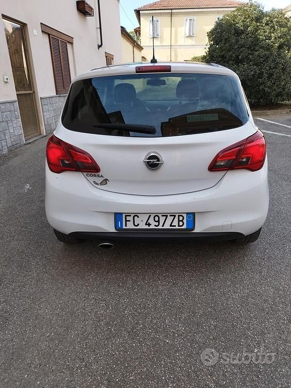 Usata Opel Corsa 90 CV (66 kW) 2016 Bianco Utilitaria