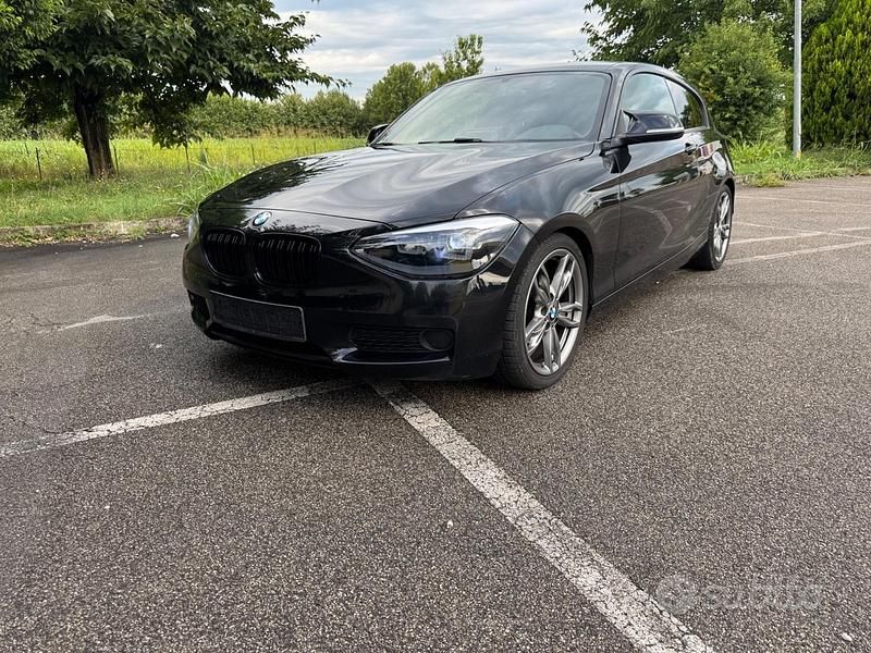 Nero Usata 2013 BMW 114 M Sport Due volumi | 7000 € (Buon prezzo) - Immagine 1/4