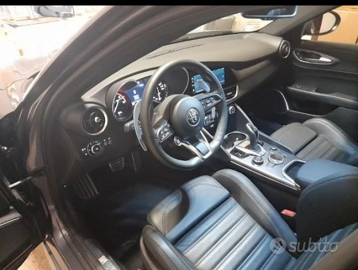 Second-hand Alfa Romeo Giulia 210 CP (154 kW) 2020 Gri Berlinǎ