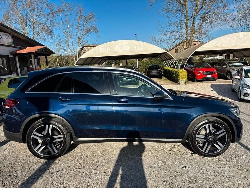 Usata Mercedes GLC300 Business 245 CV (180 kW) 2021 Blu SUV