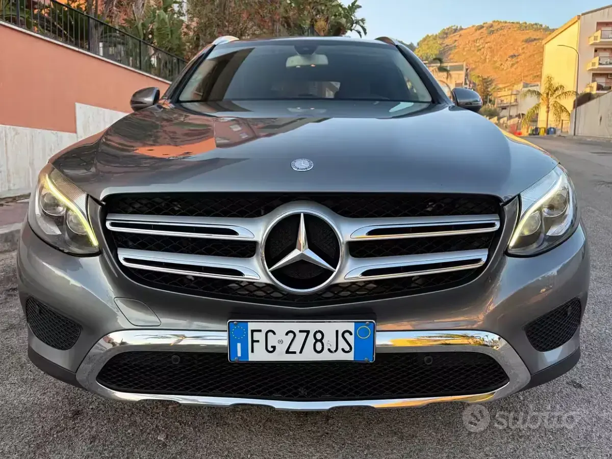 Usata Mercedes GLC250 204 CV (150 kW) 2016 Grigio SUV