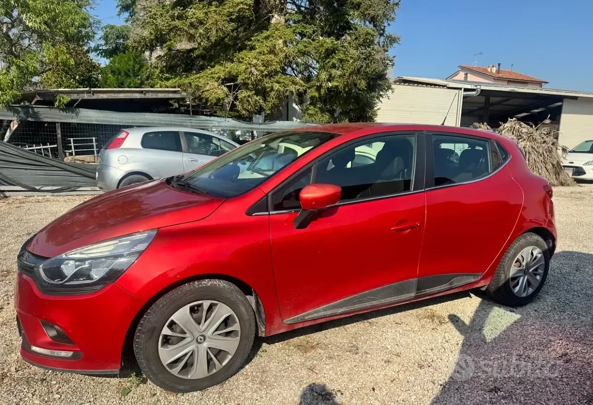 Usata Renault Clio IV Zen 75 CV (55 kW) 2018 Rosso Berlina