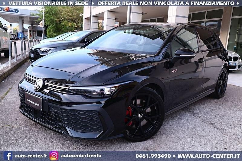 Usata VW Golf VIII GTI 265 CV (194 kW) 2025 Nero Utilitaria