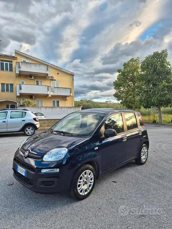 Usata Fiat Panda Easy 69 CV (50 kW) 2020 Blu Utilitaria