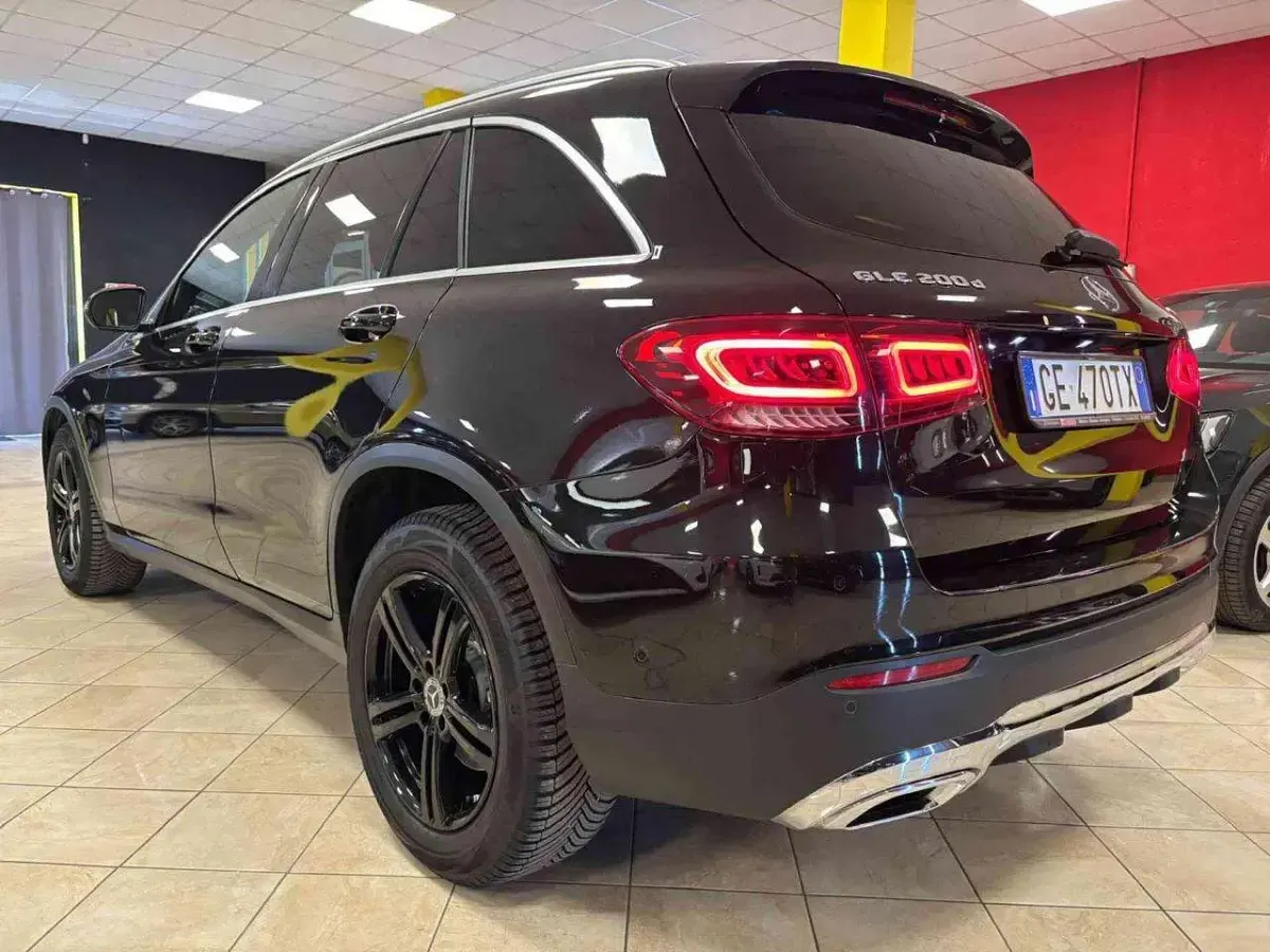 Usata Mercedes GLC200 Executive 163 CV (119 kW) 2021 Nero SUV