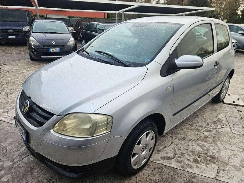Begagnad VW Fox 54 HK (39 kW) 2007 Silver Halvkombi