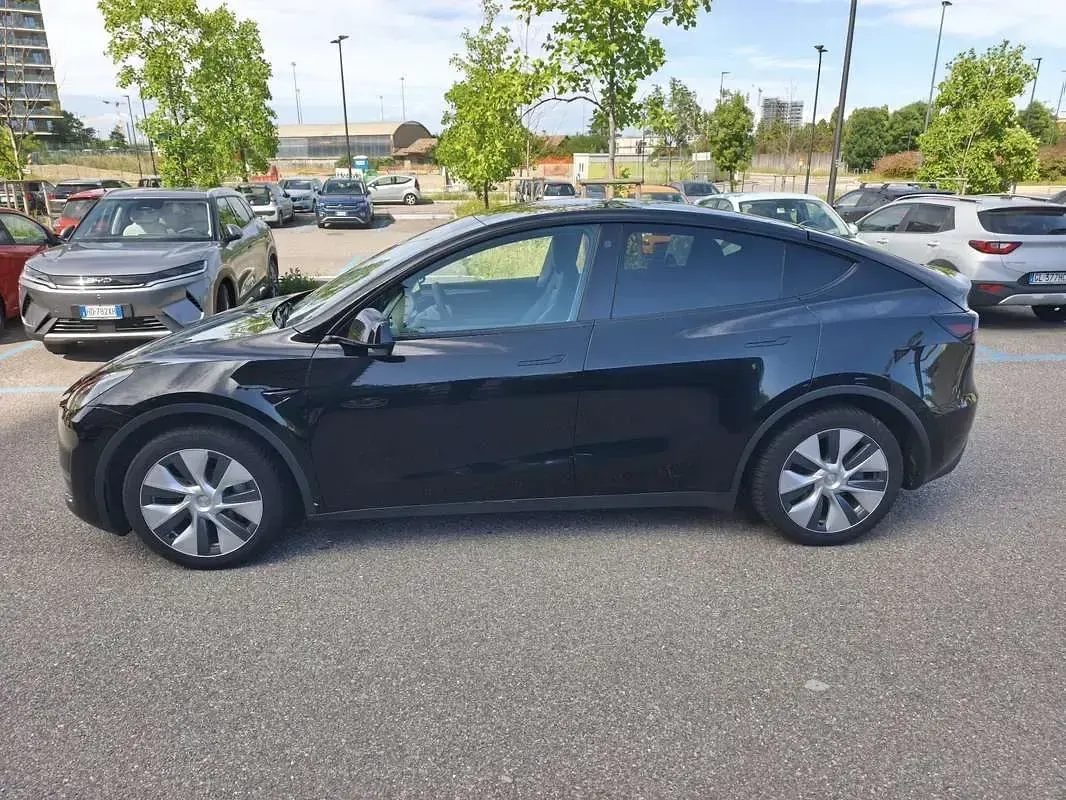 Usata Tesla Model Y 152 kW (208 CV) 2023 SUV