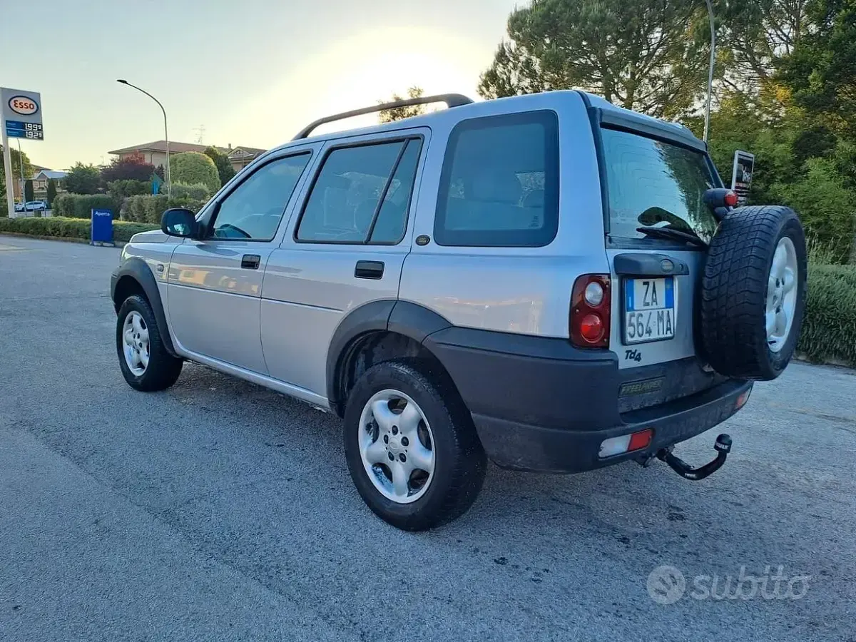 Usata Land Rover Freelander 111 CV (81 kW) 2001 Grigio SUV