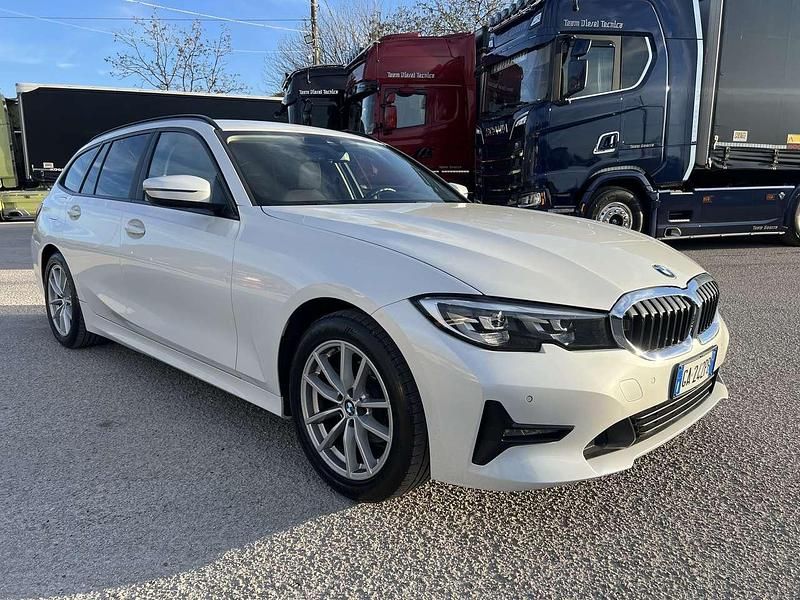 Usata BMW 318 Advantage 150 CV (110 kW) 2020 Bianco perlato Station wagon