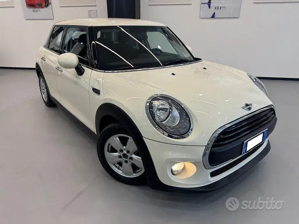 Usata Mini One D Business 95 CV (69 kW) 2016 Bianco pastello Utilitaria
