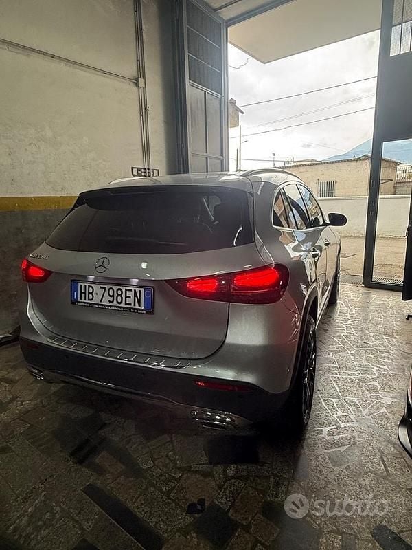 Usata Mercedes GLA200 Progressive 149 CV (109 kW) 2023 Grigio SUV